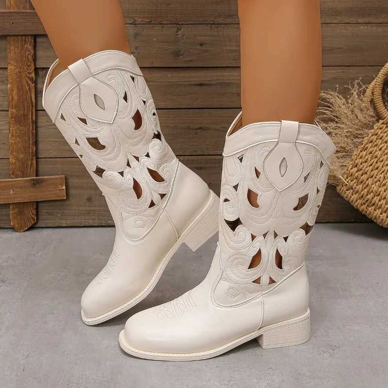 2025 New Hollow Embroidered Vintage Western Boots Women Autumn Chunky Heels Knee High Cowboy Boots Woman Leather Knight Boots Z251029