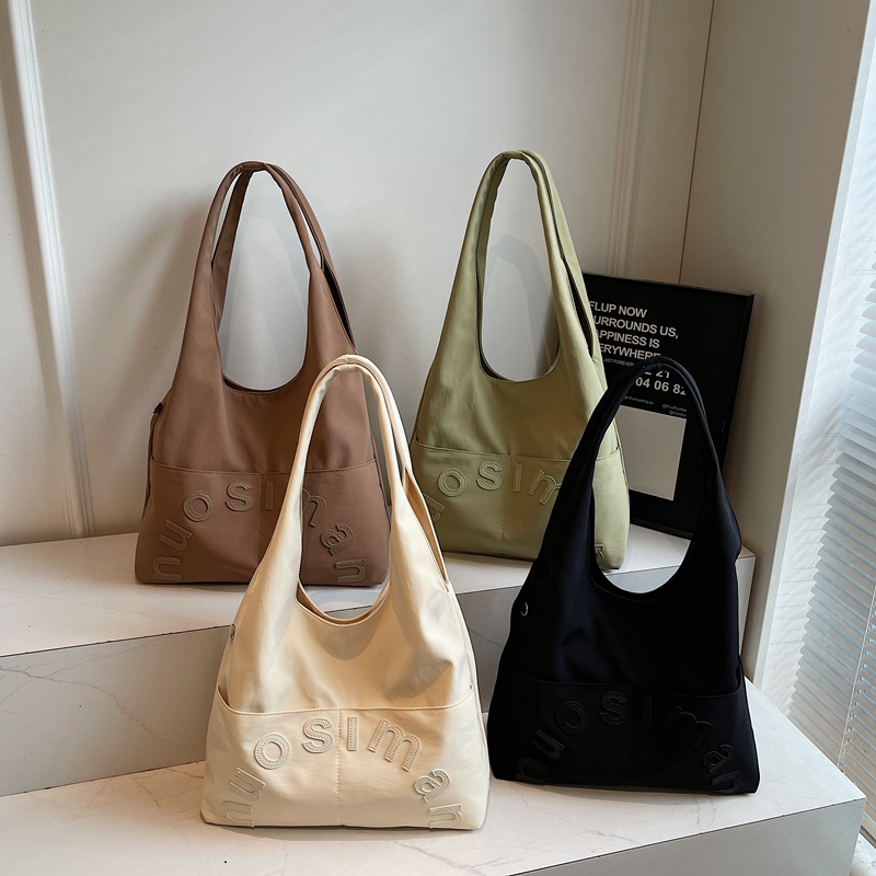 Summer women's fashionable large capacity synthetic leather handbag, casual simple classic work shoulder bag, popular college student fashion cro