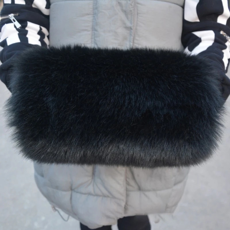 Soft Luxurious Rabbits Hair Hand Muffs 2820cm Women Hand Warming Accessories for Winter 251030
