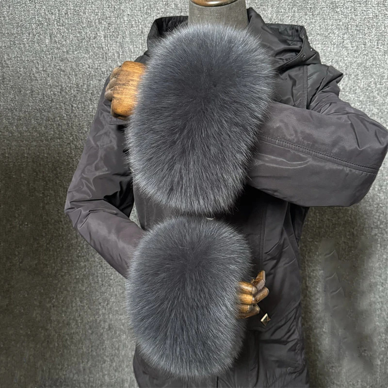 Real Fox Fur Cuffs Arm Warmer Women Bracelet Natural Fur Wristband Warmer Cuff Clothing Accesories Winter Coat Downcoat Gloves 251028