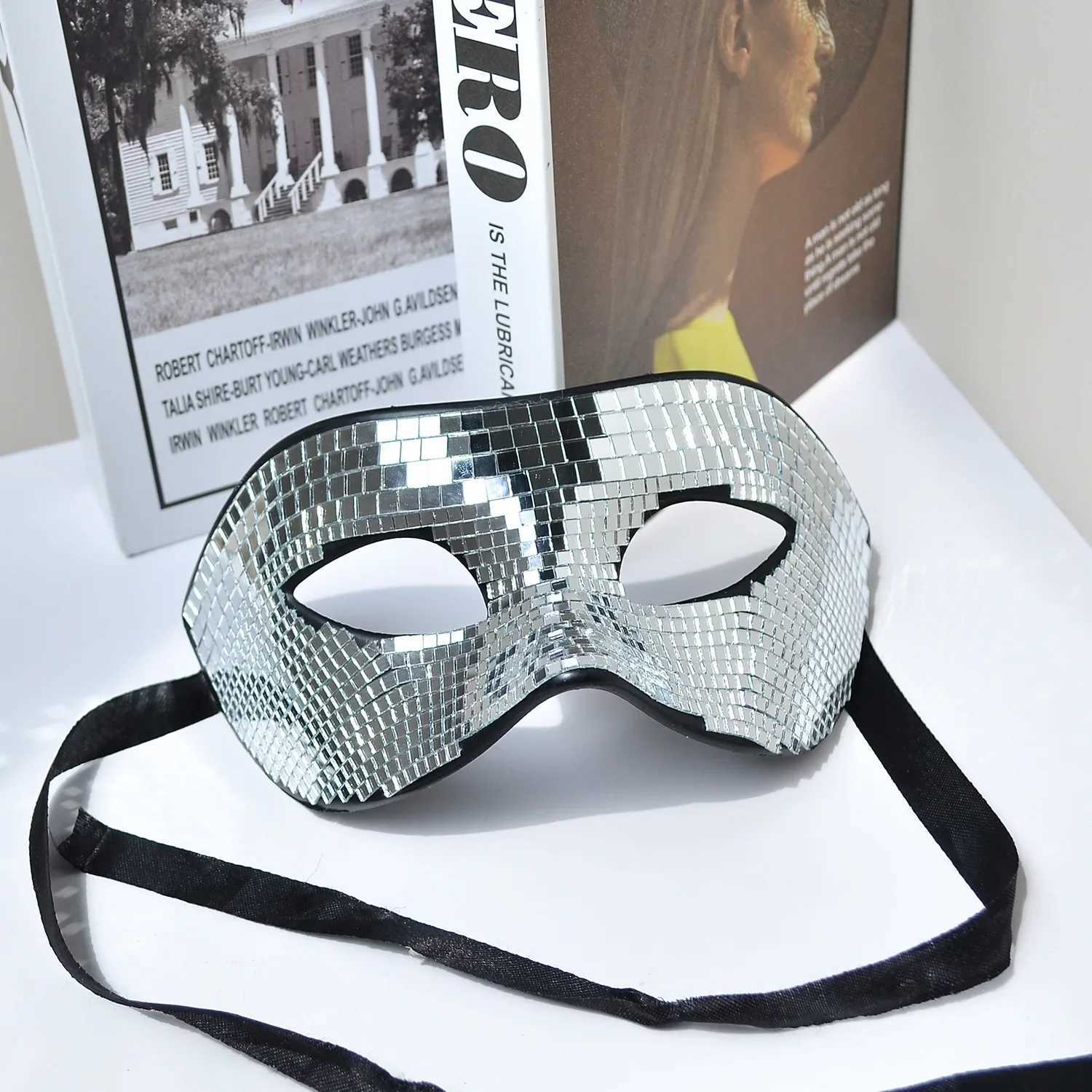 Disco Ball Glitter Face Mask Venetian Masquerade Mask for Women Men Party Prom Ball Bright Silver Mirror Eye Covers HalloweenW251029