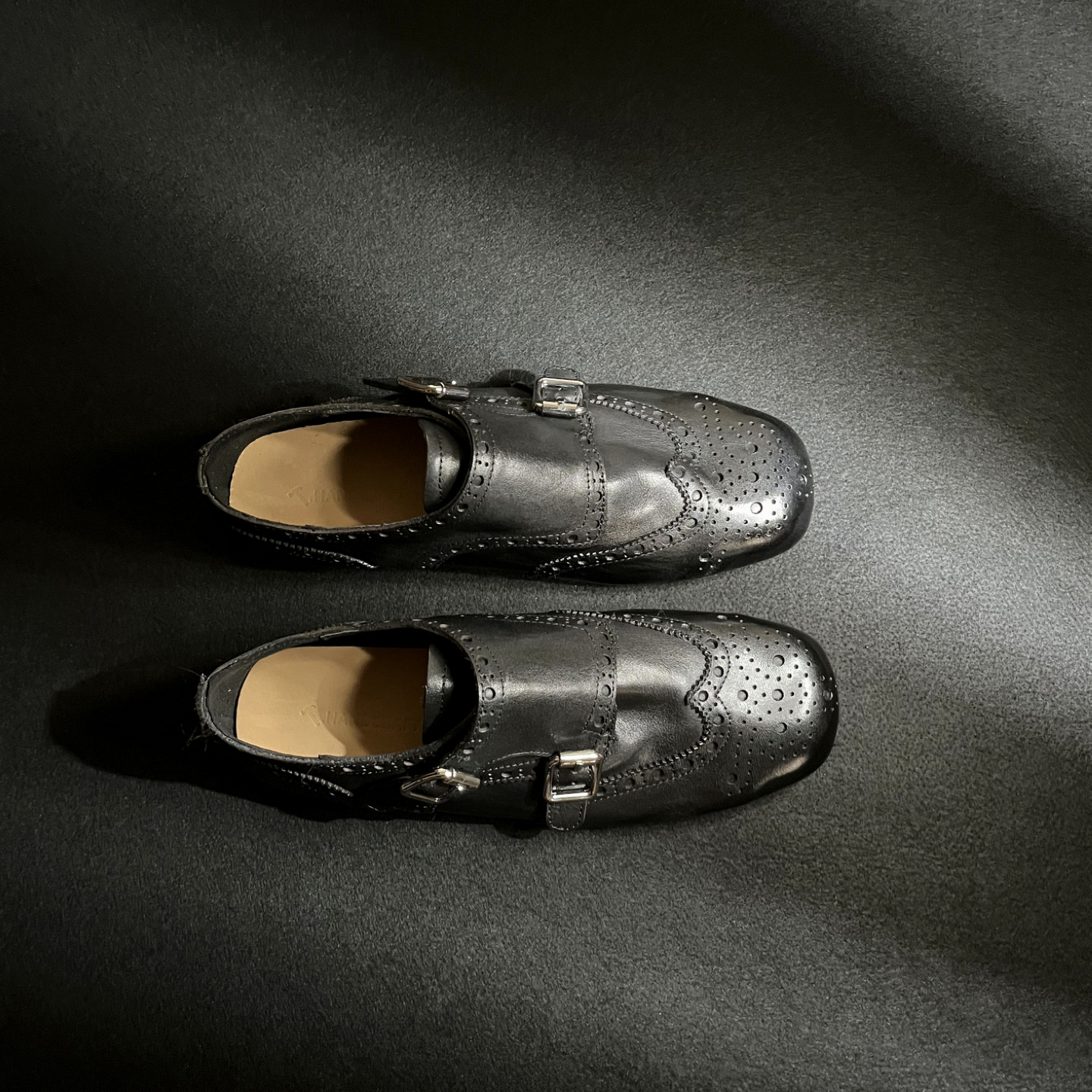 Retro leather hand-carved small leather shoes 2025 new British-style double-buckle single shoes are comfortable and increase the height of loafers for