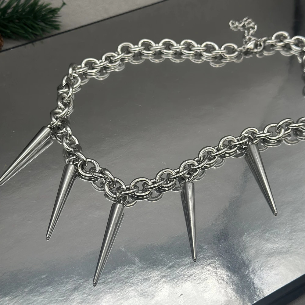 Gothic Large Spike Rivet Chunky Chain Necklace Unisex Stainless Steel Punk Style Grunge Jewelry Accessory for Women Men 251023
