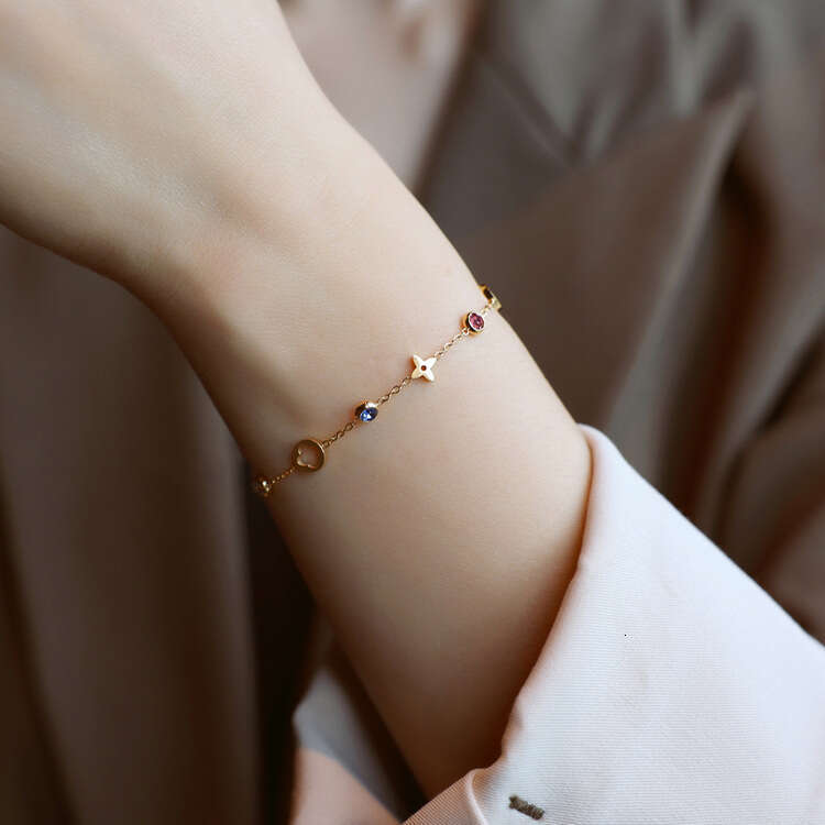 French Style Light Colorful Dia Four-Leaf Titanium Steel Bracelet for Women Exquisite High-End New Elegant Hollow Flower Set