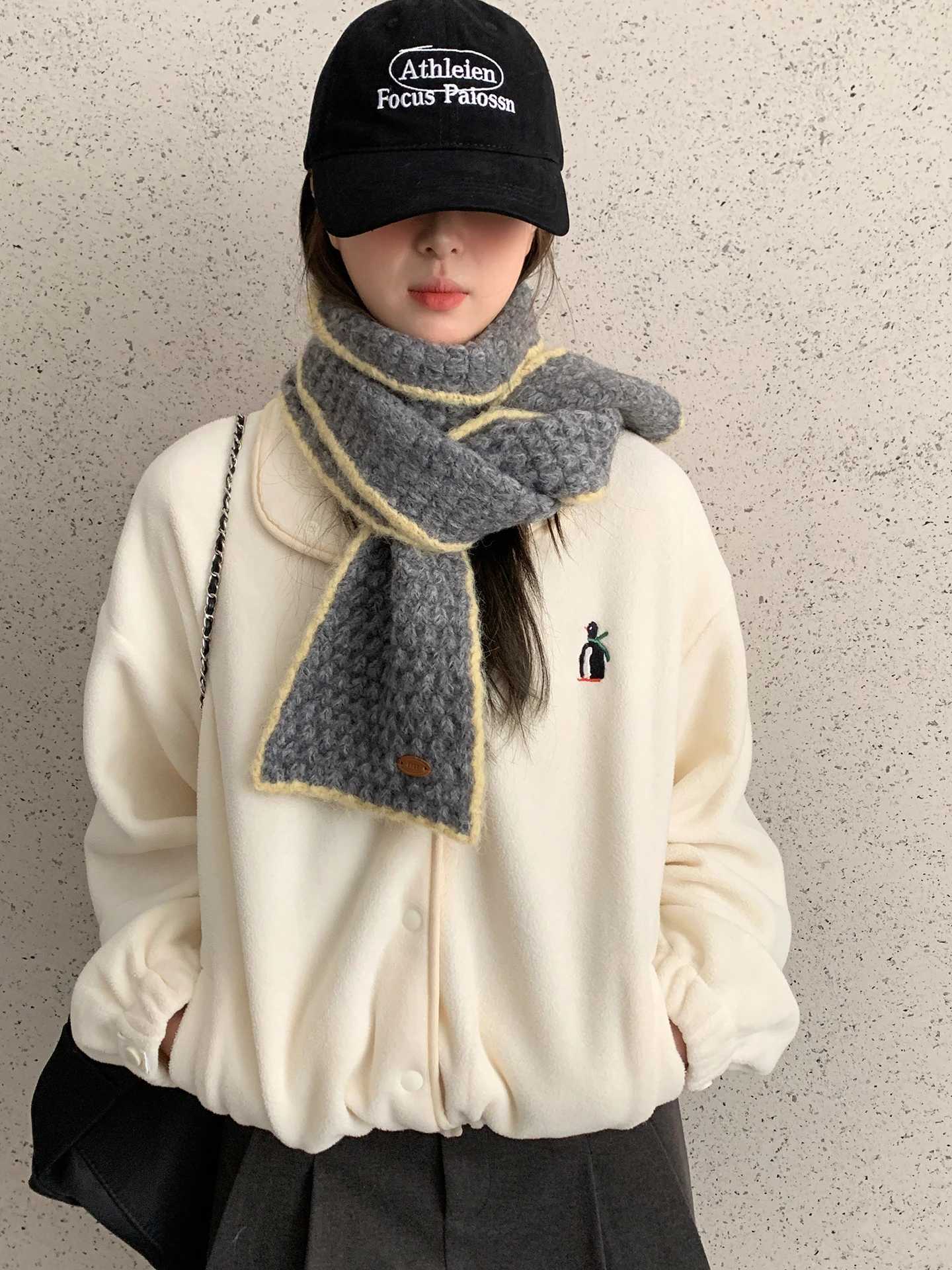 Fashionable Korean Style Blue Knitted Scarf For Women Contrasting Neck Warmer To Keep You Warm And Versatile For Any OccasionW251030