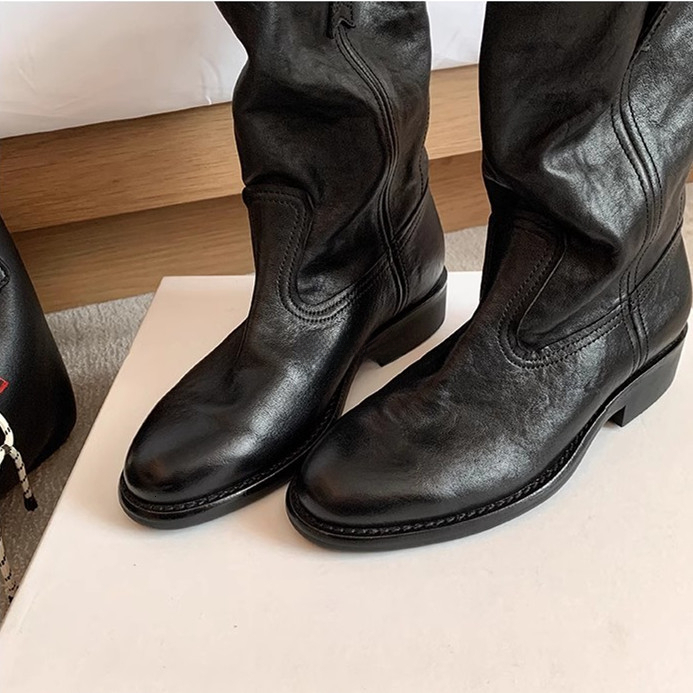 French niche design with genuine leather like V-shaped cut Western style boots for autumn and winter, thick and elegant women's short boots, desi