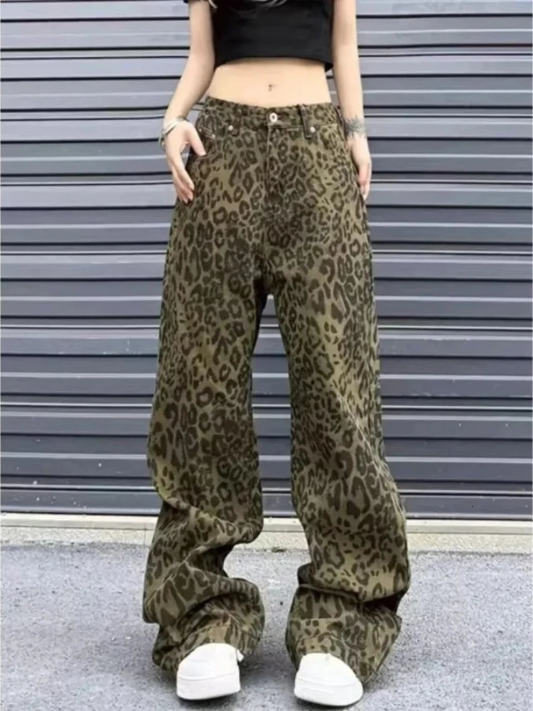 Vintage Fashion Female High Waist Casual Straight Jeans Trousers Autumn Spring Leopard Print Wide Leg Jeans Women Denim Pants 251029