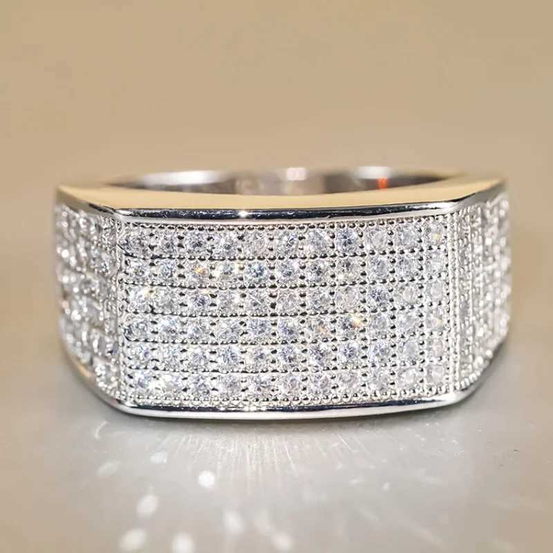 Huitan Trendy Women Rings with Full Shining Cubic Zirconia Wedding Party Engagement Anniversary Luxury Noble Accessories JewelryW251030