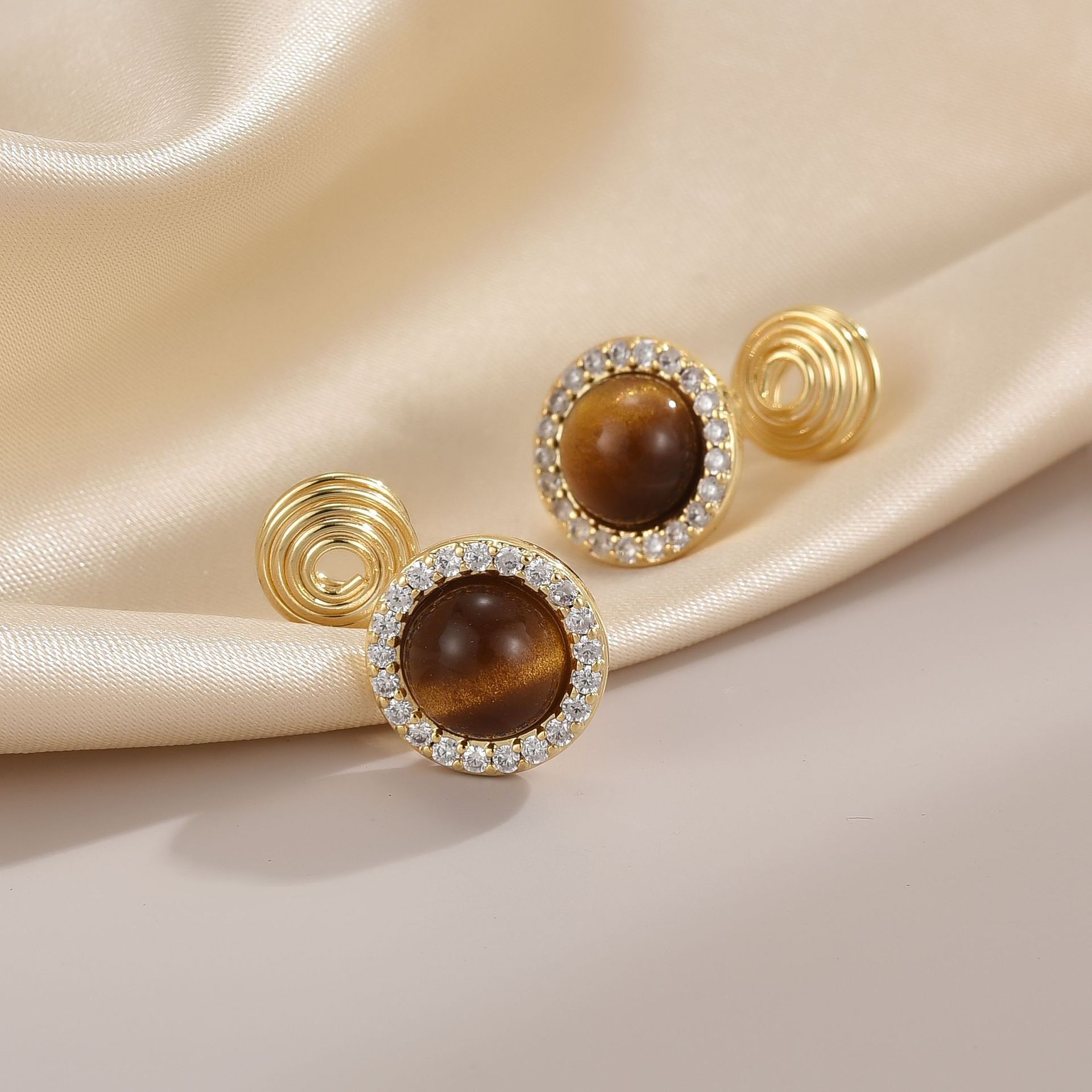 Luxury earrings Retro round earrings leopard print S925 silver needle premium minimalist gentle ear clip birthday gift to girls gold earrings