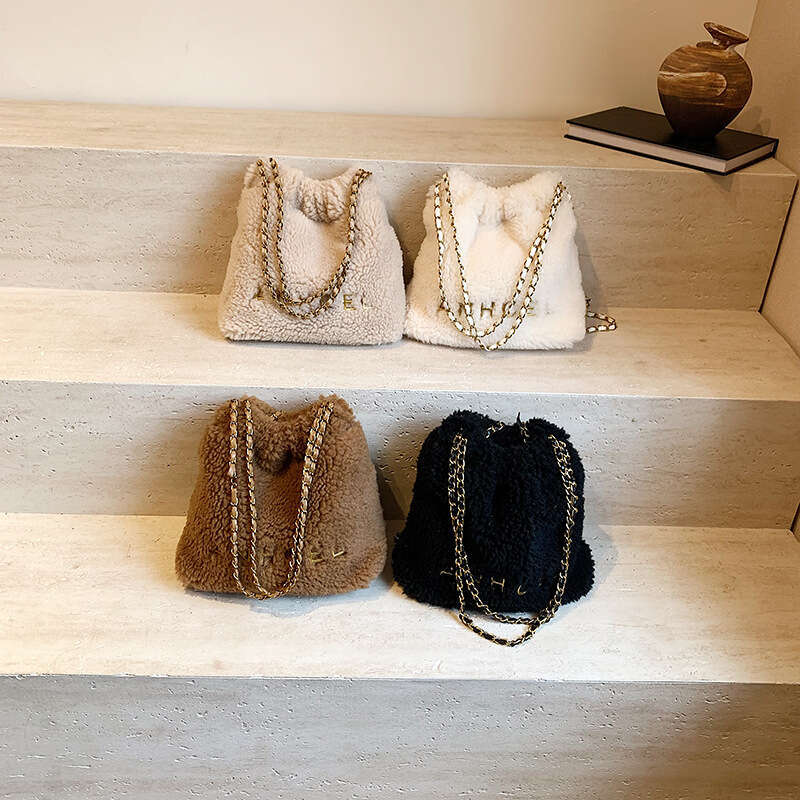trash bag Super Popular Niche Lamb Wool Fluffy Bucket For Women New Fashion Versatile Chain Crossbody Bag Best Seller