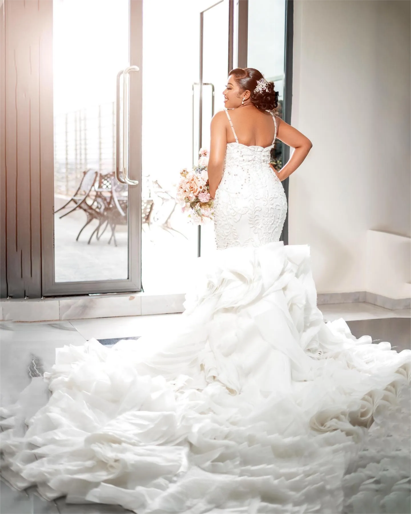 Ivory Mermaid Wedding Dresses Plus Size Lace Beaded Crystals Tiers Bridal Gowns Dresses