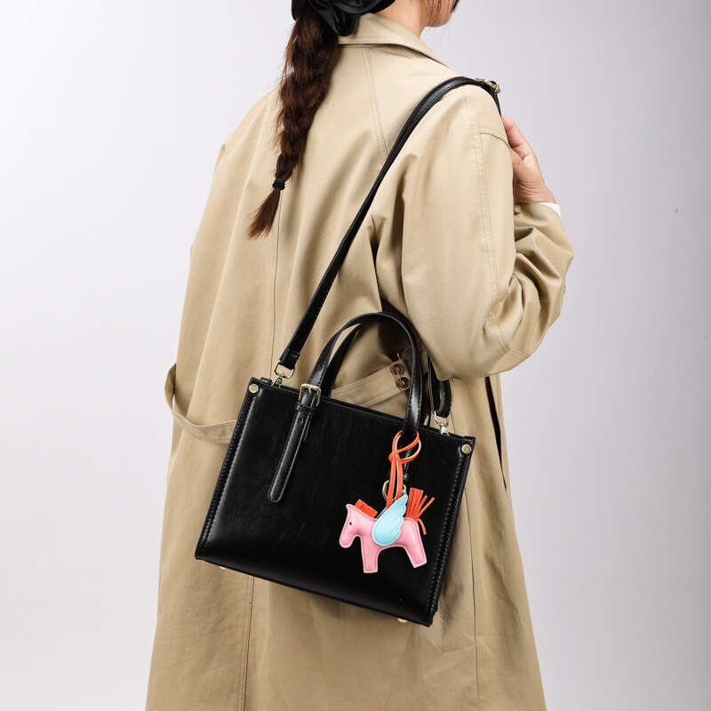 Large Capacity Women 2025 Autumn Winter New Versatile Shoulder Casual Tote Bag for Class and Commuting