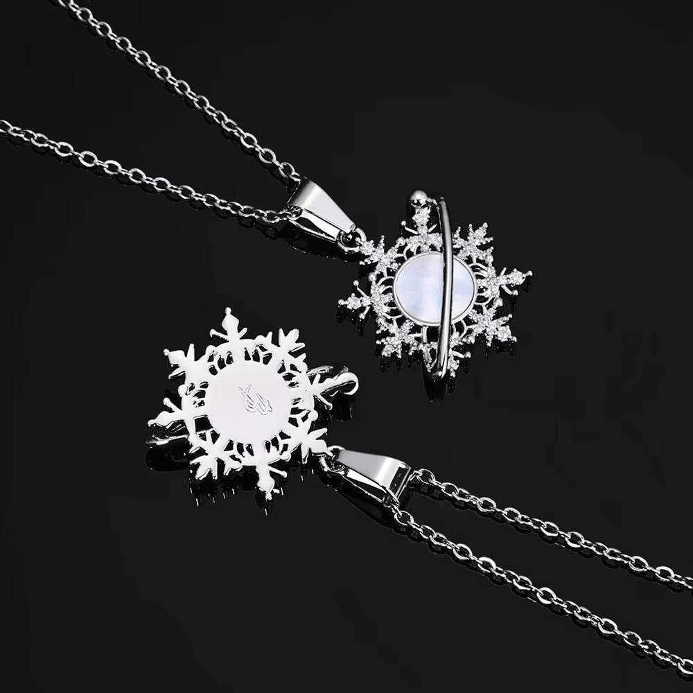 NUOYA Womens Silver Fashion Christmas Jewelry Pendant Necklace Inlaid Circular Shells Bling Diamond Snowflake Pendant for Gift Designer's style