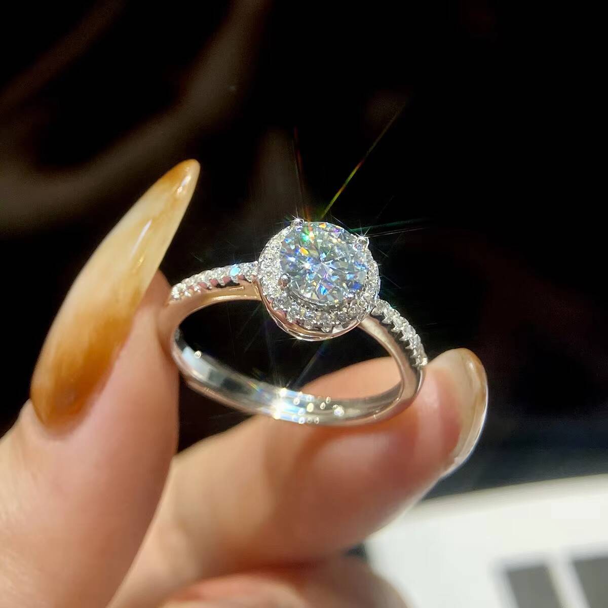 Hotsale Brilliant Round Cut Single halo Diamond Moissanite Ring 925 Sterling Silver 1ct 2ct 65MM Women Engagement Fine Jewelry