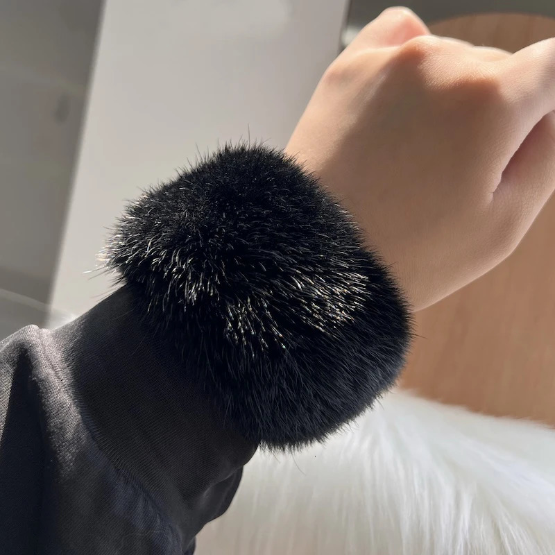 Real Mink Fur Cuffs Sex Hand Arm Warmers Natural Mink Fur Cuffs Wristbands Female Warm Rabbit Hair for Women Manga 251028