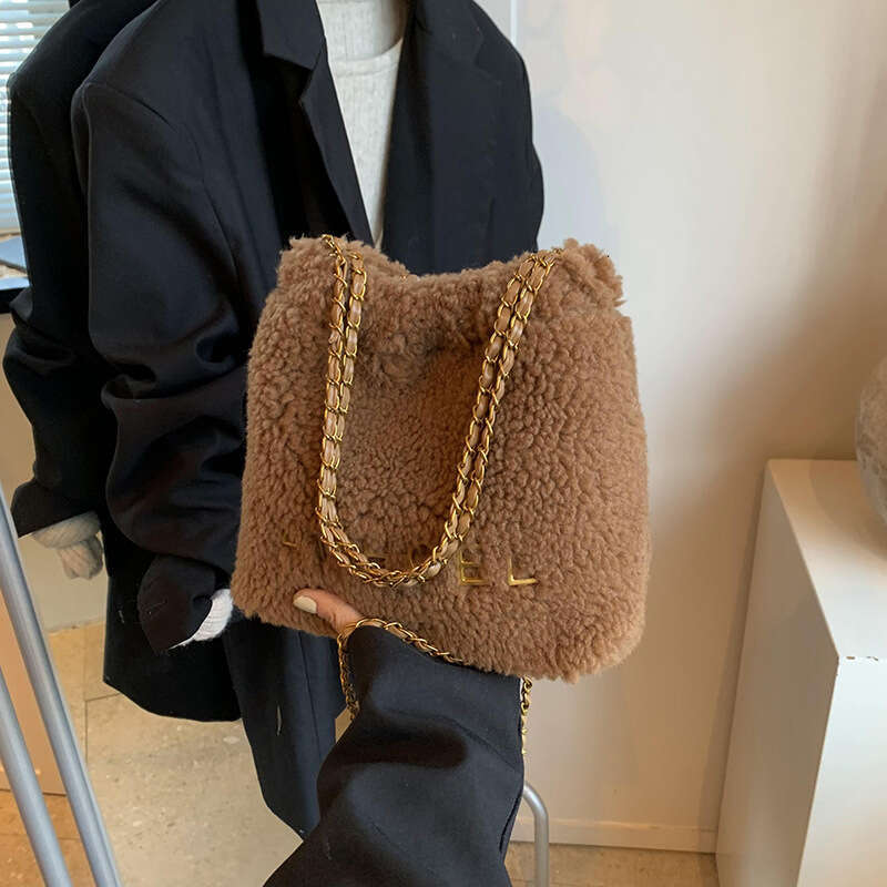 trash bag Super Popular Niche Lamb Wool Fluffy Bucket For Women New Fashion Versatile Chain Crossbody Bag Best Seller