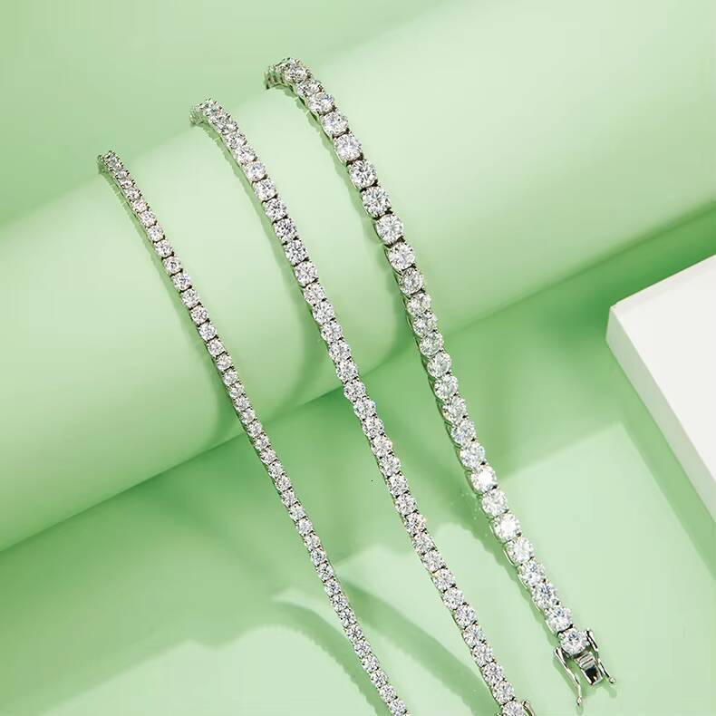Classic Fourprong Tennis Bracelet in S925 Silver Plated with 18K White Gold Set with Moissanite