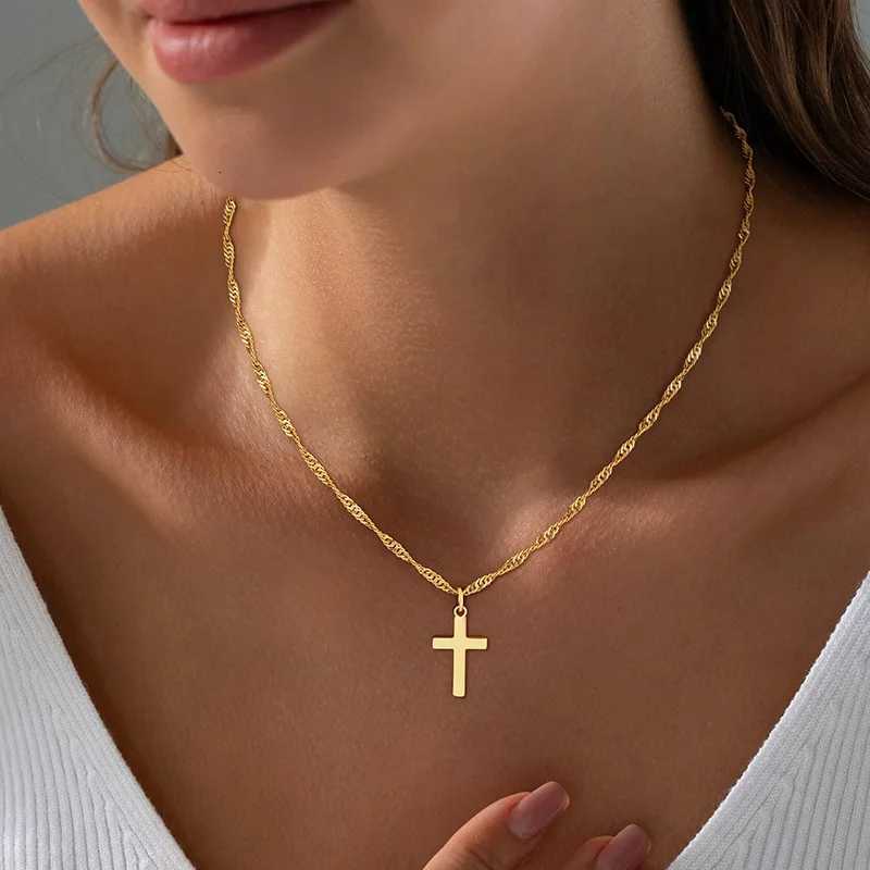 Minimalist Christian For Cross Necklace Women 18K Gold Plated Dainty Religious Jewelry Gift Trendy Non Tarnish WaterproofXJ251030
