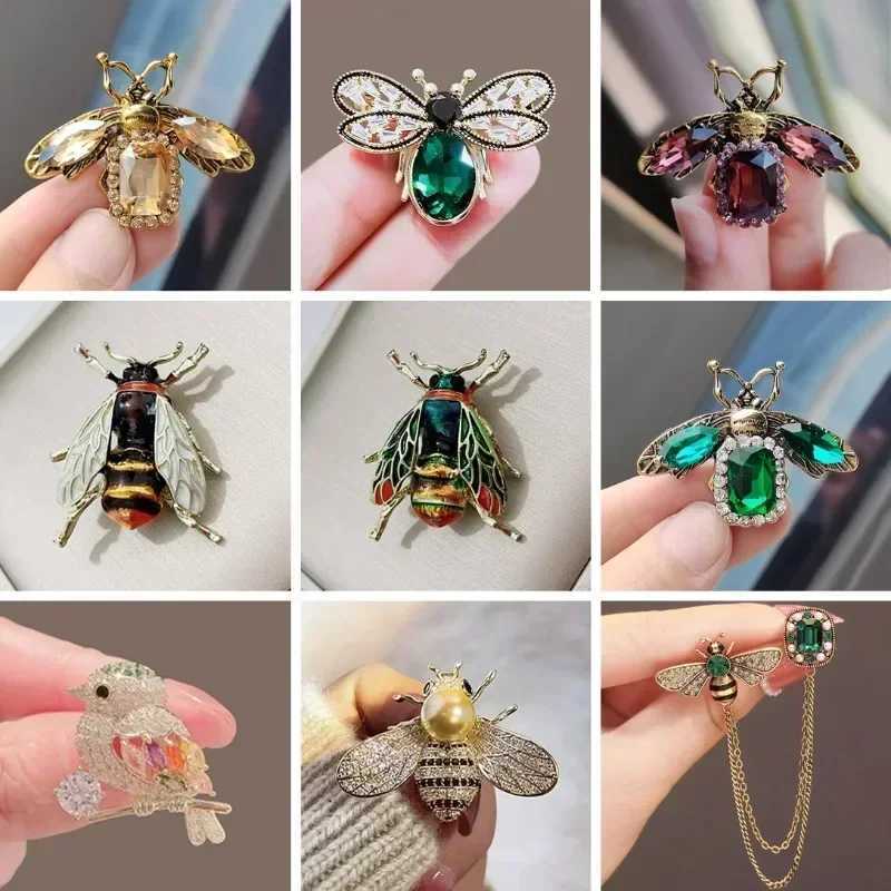 Exquisite Cute Rhinestone Bee Brooch Women Fashion Business Casual Cardigan Jacket Corsage Clothing Accessories Ladies Gift Y251029