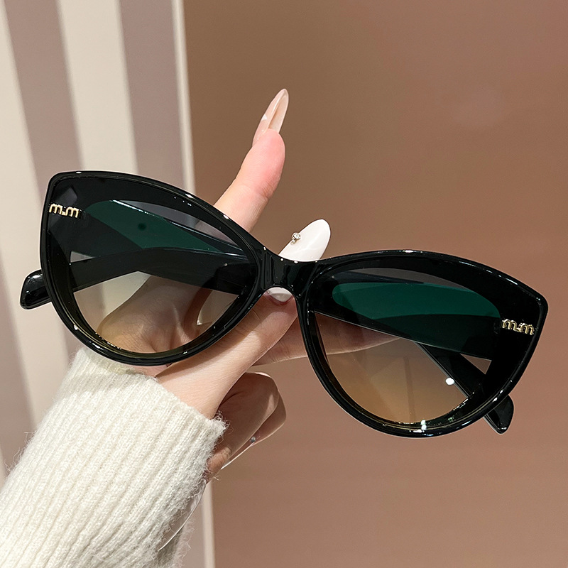 Designer Sunglasses For Women Cat Eye Sunglasses Fashion Classic Colorful Sunglasses Luxury Polarized Goggle Pilot PC Frame Oversized UV400 Eyewear KP