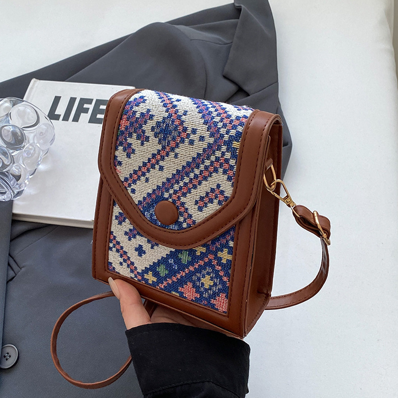 New luxury ethnic style women's slanted phone bag, fashionable one shoulder small square bag, trendy versatile wallet, high-end designer bag