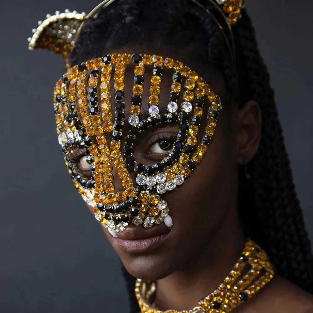 Stonefans Rhinestone Mask Masquerade for Men Sexys Cosplay Halloween Accessories Decoration Luxury Crystal Face Chain JewelryW251029