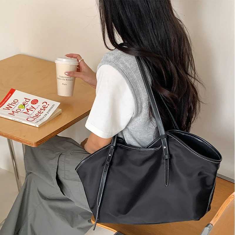 Designer bag Wens Fi Versatile Largecapacity Canvas Shoder Bags Designer Canvas Wings Handbags Ladies Leisure Dumpling Tote Bag Y251029