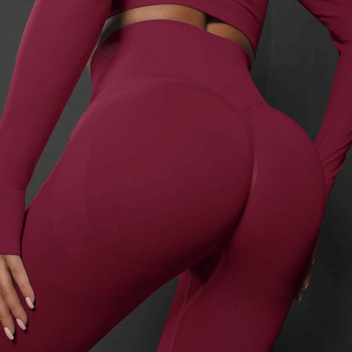 2022 New 10Colors Seamless Knitted Fitness GYM Pants Womens High Waist and Hips Tight Peach Buttocks High Waist Nude Yoga Pants J251030