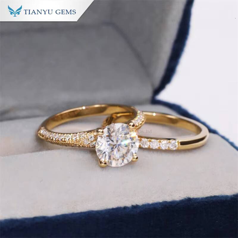 Tianyu 10K 14K 18K White Yellow Rose Gold DEF VVS 775mm Moissanite Diamond Ring Set with Half Eternity Band
