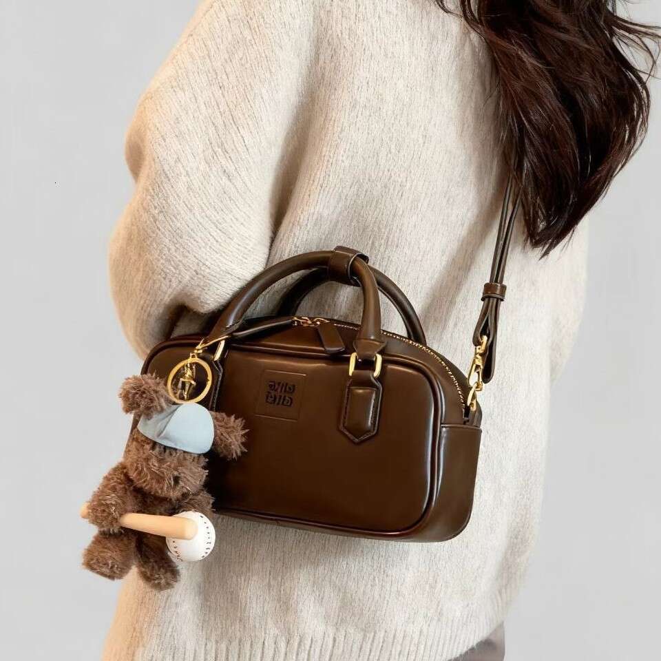 Nanfeng Chio2nd Latte House Pillow for Women, Office Commute Handbag, Versatile Single Shoulder Crossbody Small Bag