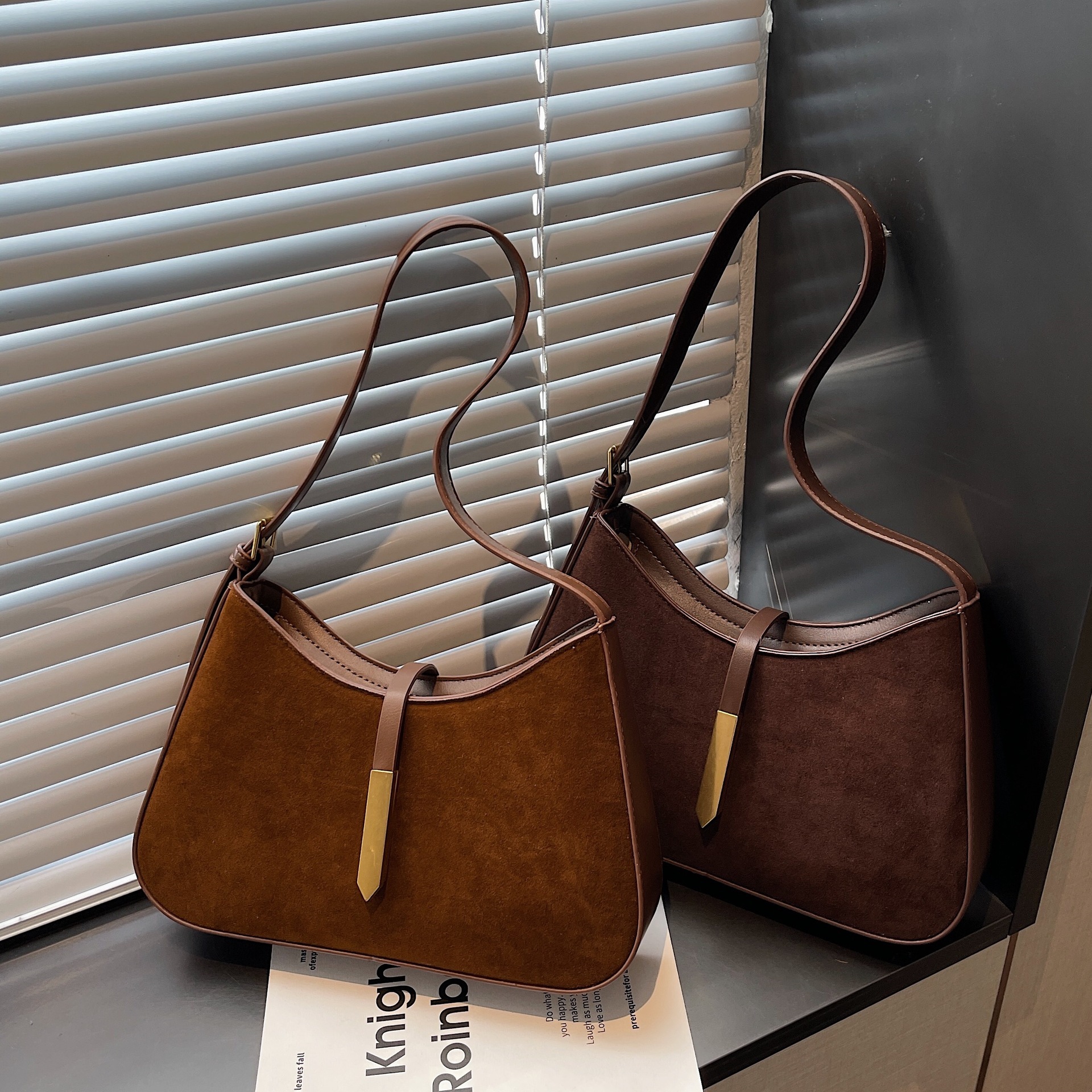 New retro women's velvet bread simple casual commuting shoulder bag texture trendy armpit bag versatile luxury designer bag