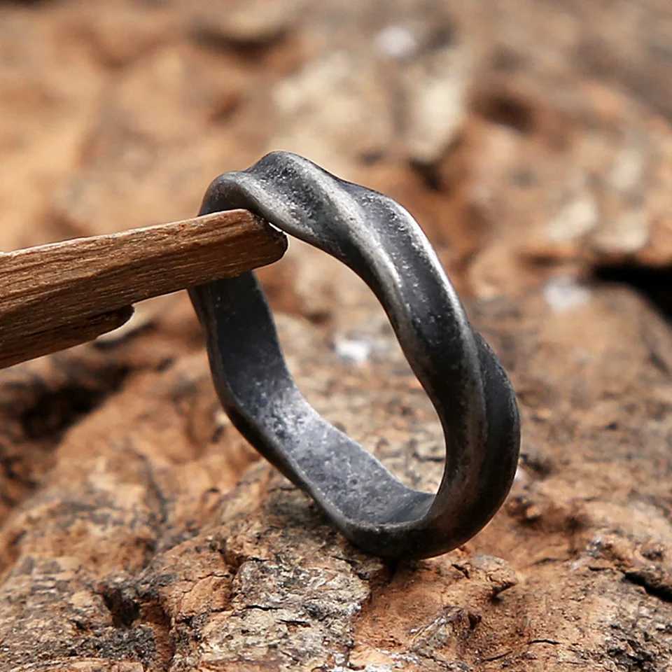 Punk Fashion 316L Stainless Steel Mobius Rings Gothic Vintage Simple Couples Finger Ring for Men Women Biker Jewelry W251030