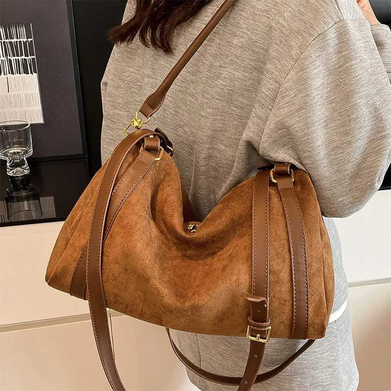 Designer bag Brand Niche Handbag Luxury Large Capacity High Quality Pu Shoder Bag Elegant Crossbody Bag Versatile Fi Wens Bag Y251029