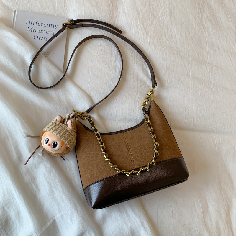 New Women's Large Capacity Bag Fashionable Suede Retro Single Shoulder Underarm Bag Simple Casual Handheld Bucket Bag Trendy Designer Bag