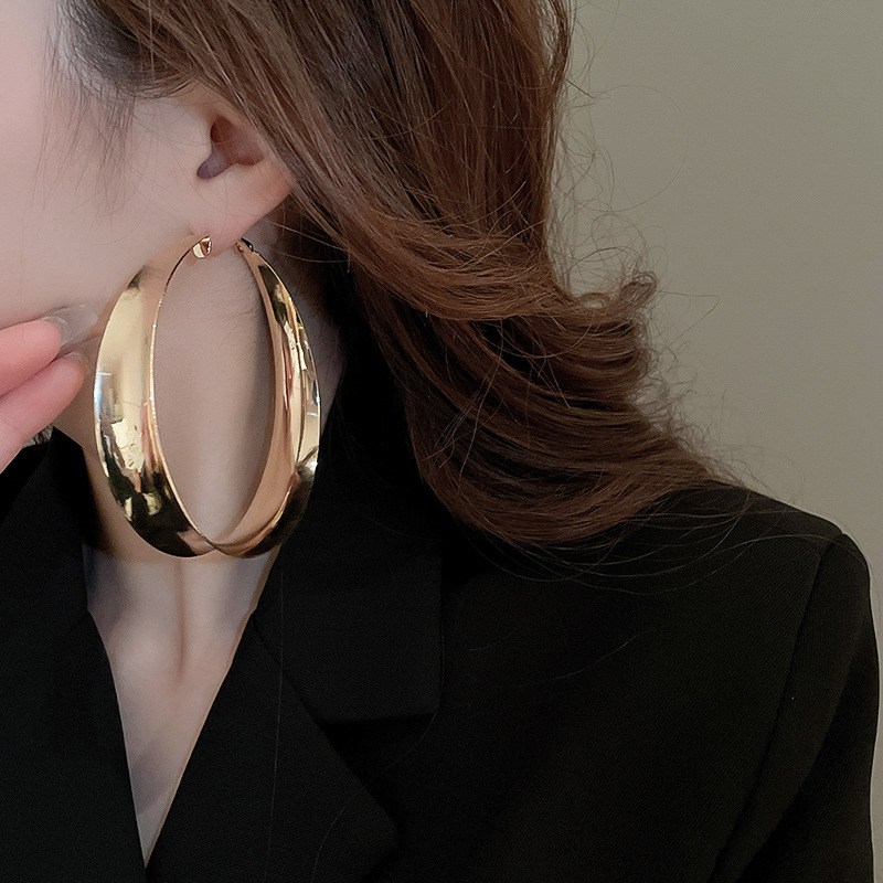 Sier Needle Exaggerated High-End Sense Plain Fashionable Elegant Stud Hoop Light Temperament Earrings for Women