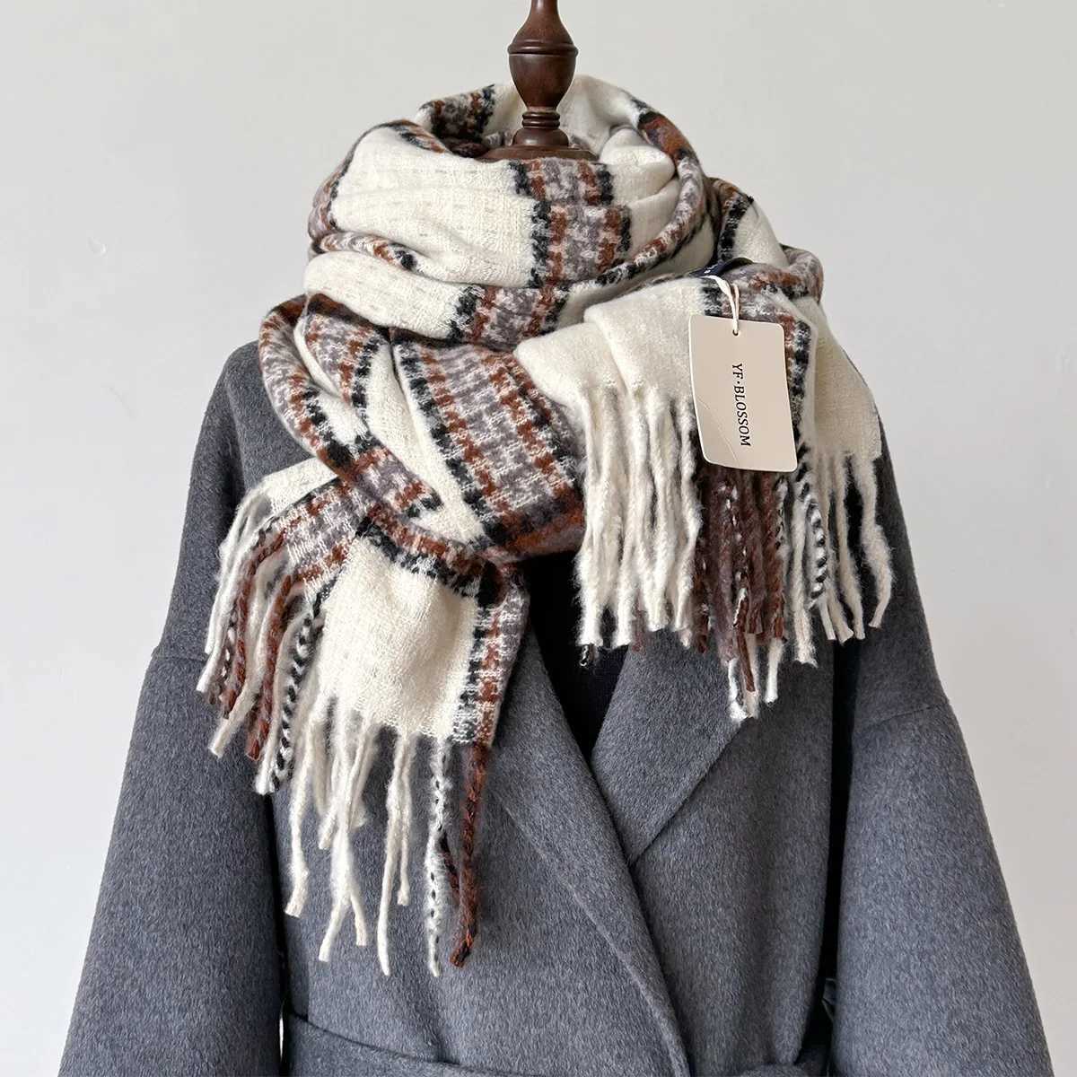 Winter Warmer Thickened Scarf For Women Elegant Tassel ShAWl 60200CM Faux Cashmere Warps Autumn Luxury BlanketW251030