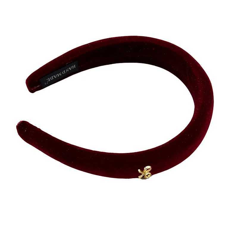 Korean autumn winter atmosphere headband womens 2024 new high cranial top velvet headband high sense retro hair accessories D260326