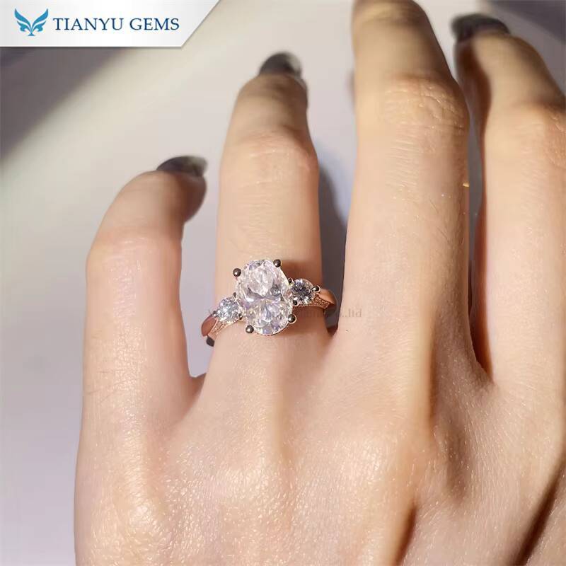Tianyu Gems Custom Made 710mm 25ct Oval Cut DEF VVS1 Moissanite 18k Rose Gold and Lab Sapphire Fashion Jewelry Rings for Girls