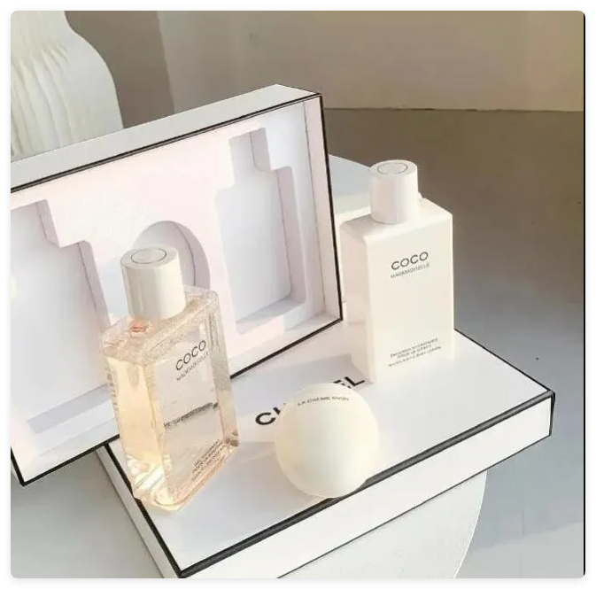 New Camellia LA CREME 3 In 1 Set Foaming Shower Gel Moisturizing Body Lotion 200Ml Hand Cream 50Ml Women Bath Sets