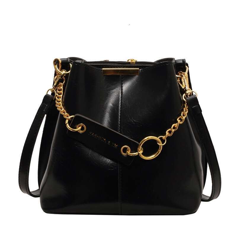 2025 Retro New Large Capacity Women's Shoulder Wide Strap Bucket Bag Fashionable Crossbody