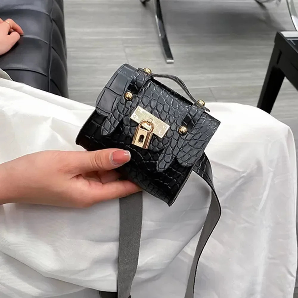 Fashion Print Mini Waist Bag Women Small Crossbody Girdle Bag Portable Coin Purse Girl Wallet Clothing Accessories 251023