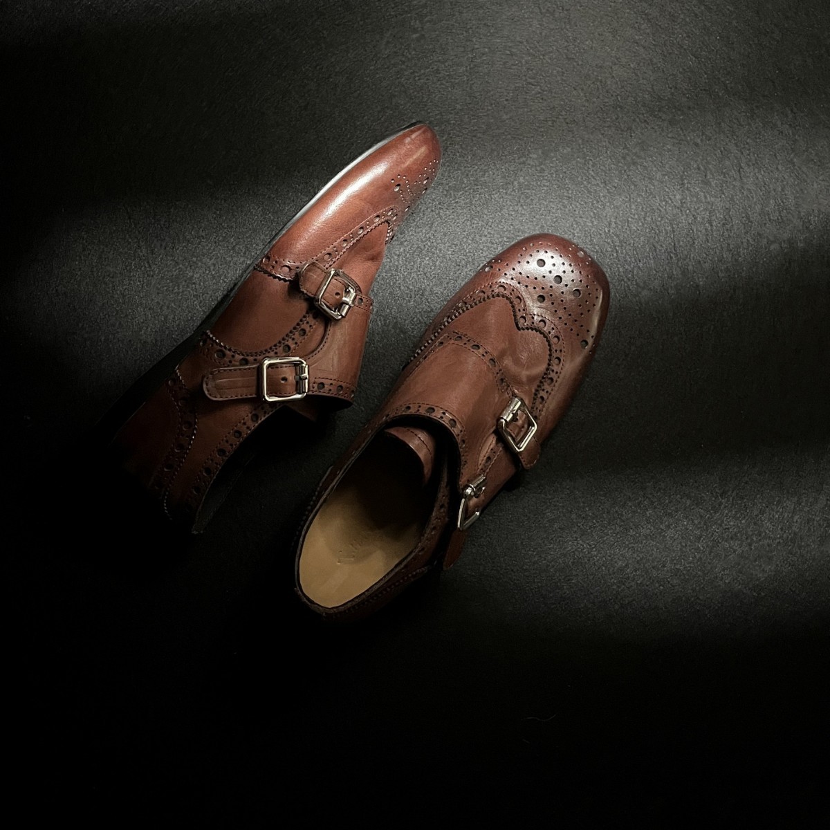 Retro leather hand-carved small leather shoes 2025 new British-style double-buckle single shoes are comfortable and increase the height of loafers for