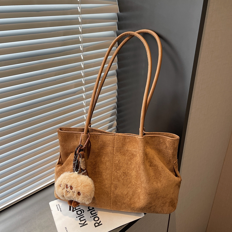 Autumn women's fashionable large capacity synthetic leather handbag, casual simple classic work shoulder bag, popular college student fashion cro