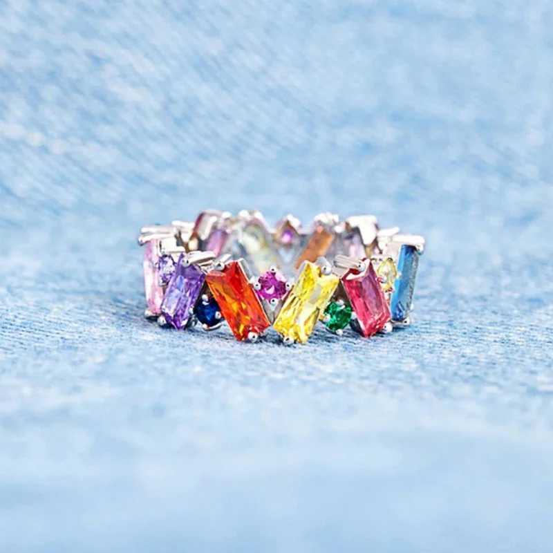 Huitan Irregualr Design Colorful CZ Women Rings Gold ColorSilver Color Geometric CZ Rainbow Rings Luxury Trendy JewelryW251030