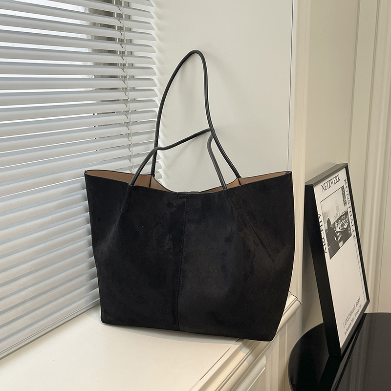 Autumn women's fashionable large capacity synthetic leather handbag, casual simple classic work shoulder bag, popular student fashion crossbody b