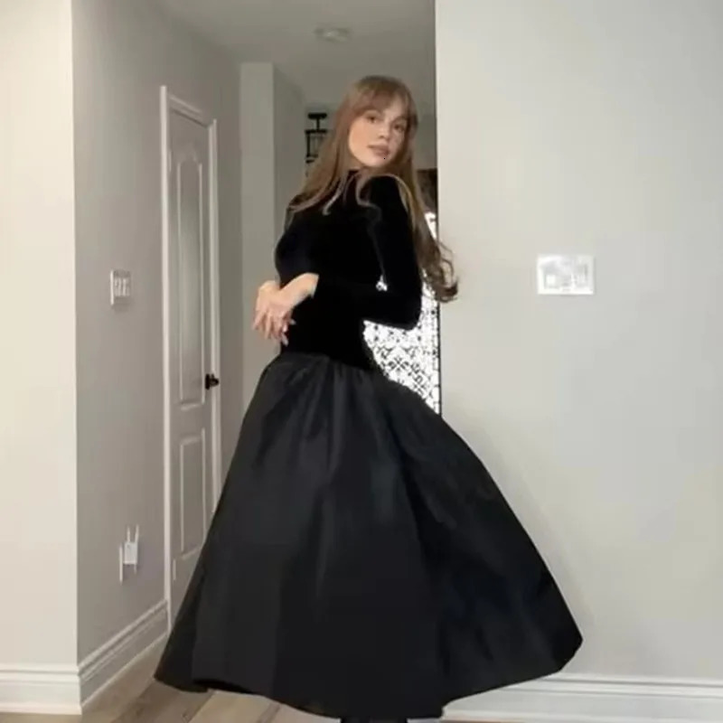 Fashion Velvet Patchwork Maxi Dress Women Elegant HalfHigh Collar Evening Party Vestidos Long Sleeve Black Dresses 251027