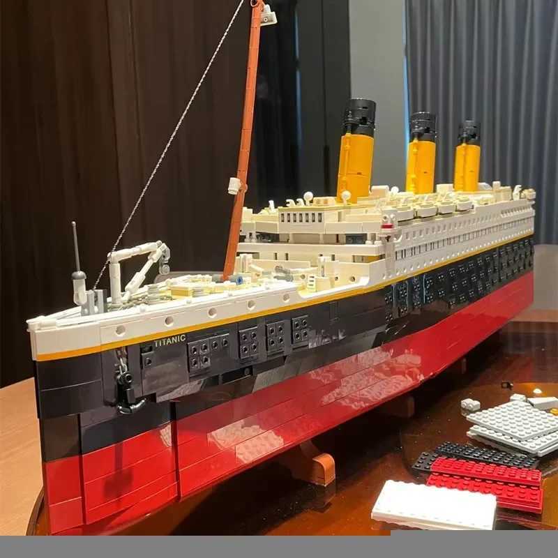 Compatible 10294 Titanic MOC Building Blocks Display Model Bricks Cruise Boat Steamship Aldult Toy Christmas Gifts 9090pcsXJ251030