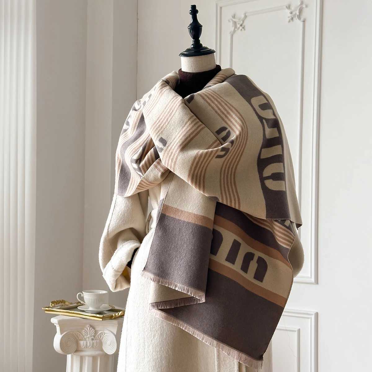 New Brand Elegance TwoSided Print Scarf Soft Warm Fringe Pashmina Shawl Autumn and Winter Outdoor Coldproof Windproof BlanketW251029