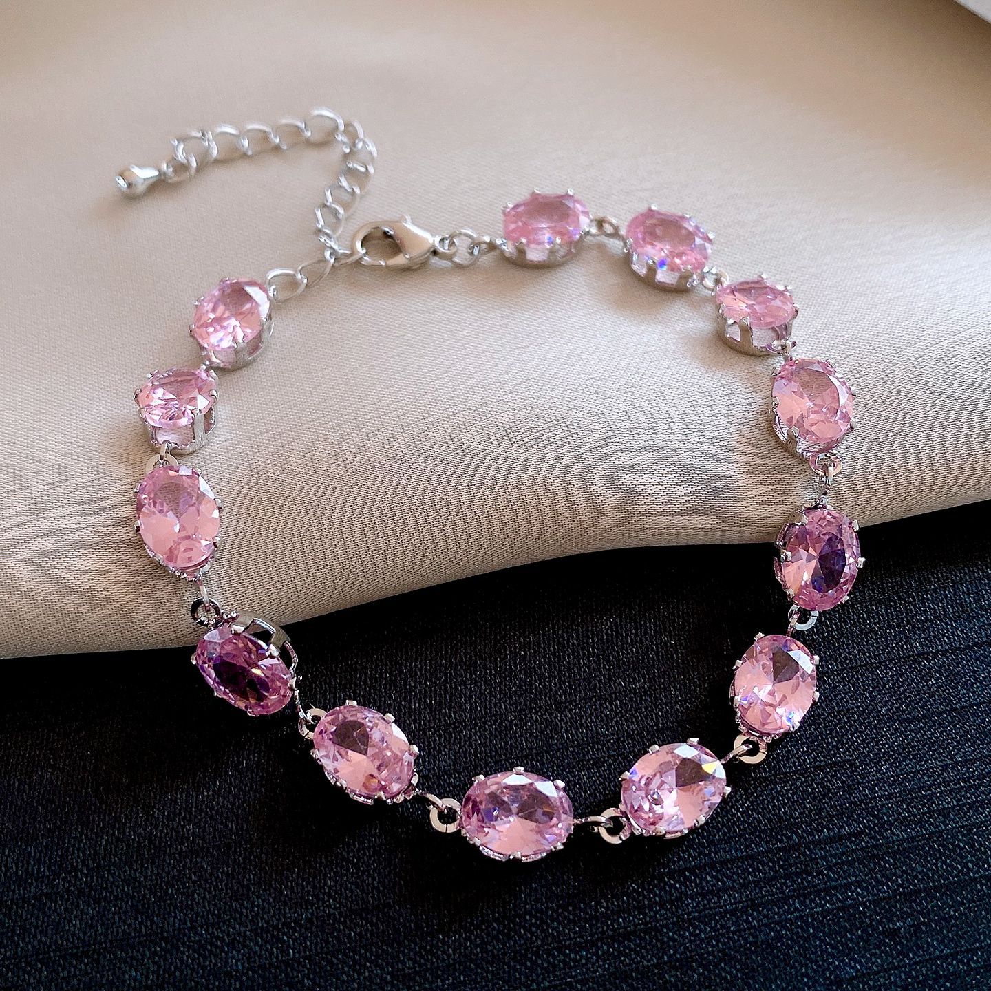 Designer bracelet Fashionable New Vintage Geometric Zircon Bracelet Light Luxury High Grade bracelet Christmas gift free shipping bracelet for women