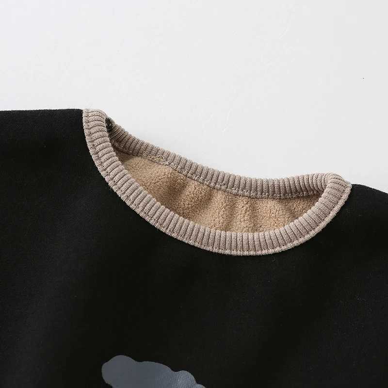 Boys Sweatshirt Winter 2025 New Handsome Kidsrens Velvet Autumn and Winter Style Loose Pullover Top for Small and MediumSized KidsrenT251030